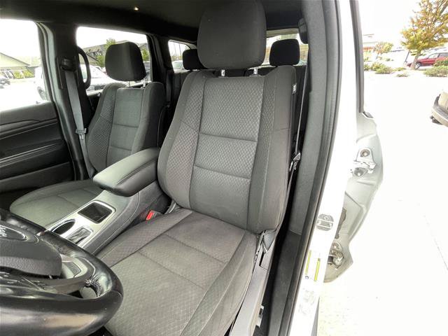 Used 2021 Jeep Grand Cherokee Laredo AWD/4WD image 18