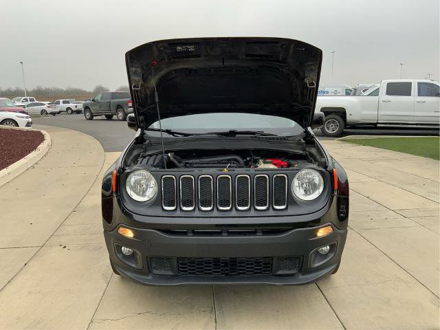 Used 2018 Jeep Renegade Latitude w/ Cold Weather Group AWD/4WD image 9