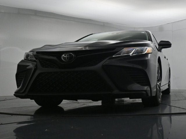Used 2020 Toyota Camry SE FWD image 40