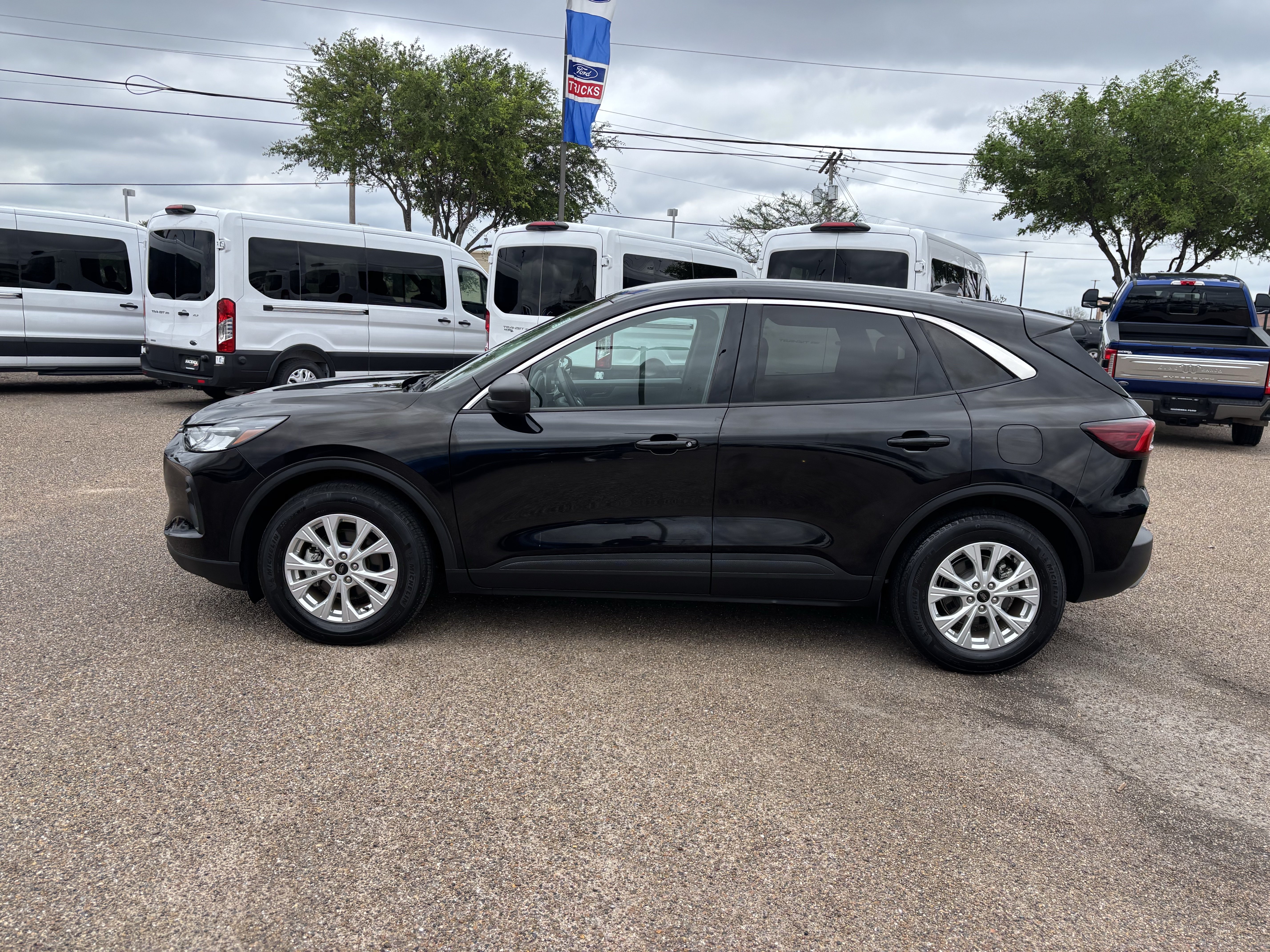 Certified 2024 Ford Escape Active FWD image 2