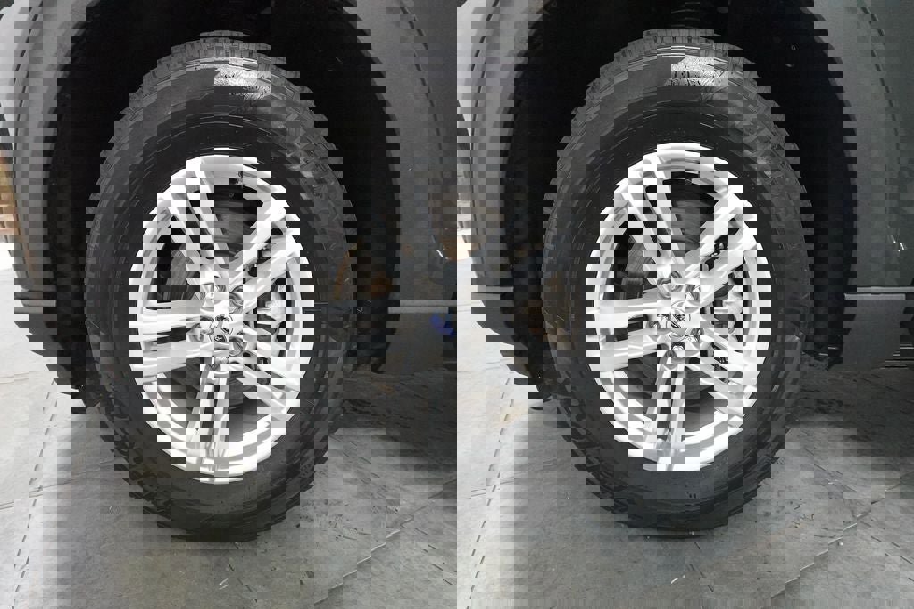 Certified 2023 Ford Explorer XLT w/ Equipment Group 202A image 35