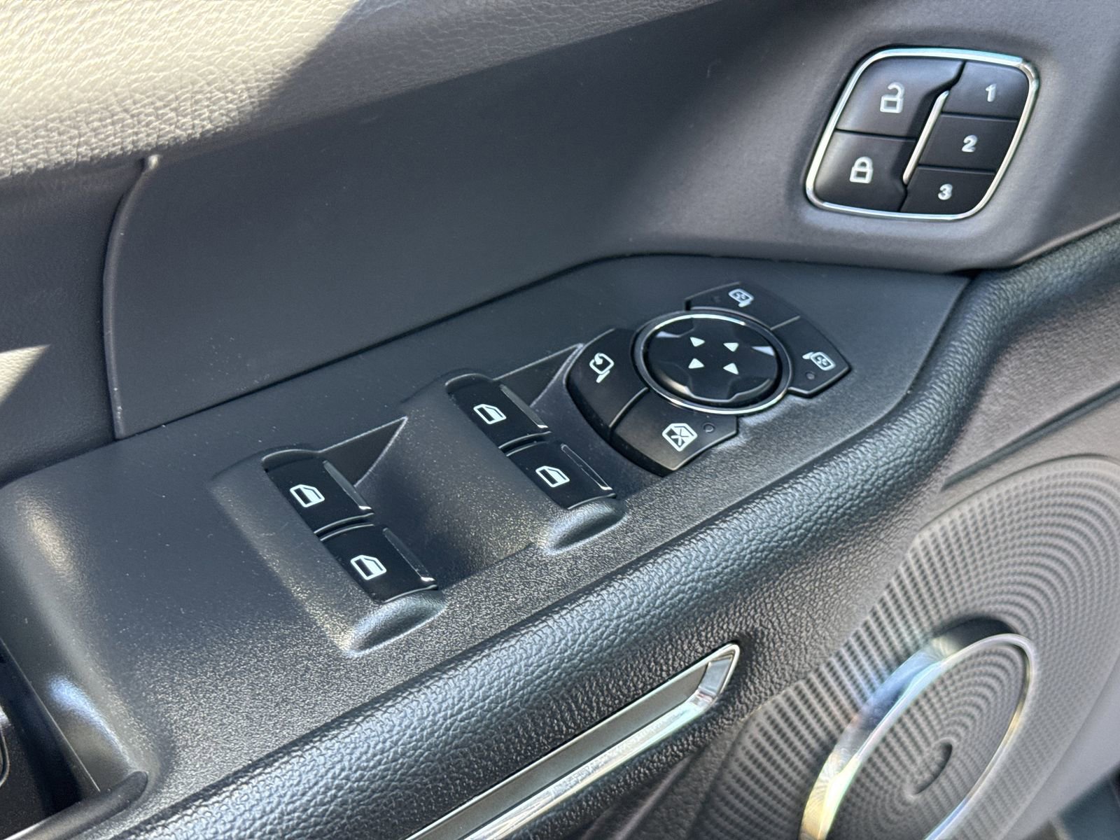 Certified 2024 Ford Expedition XLT image 17