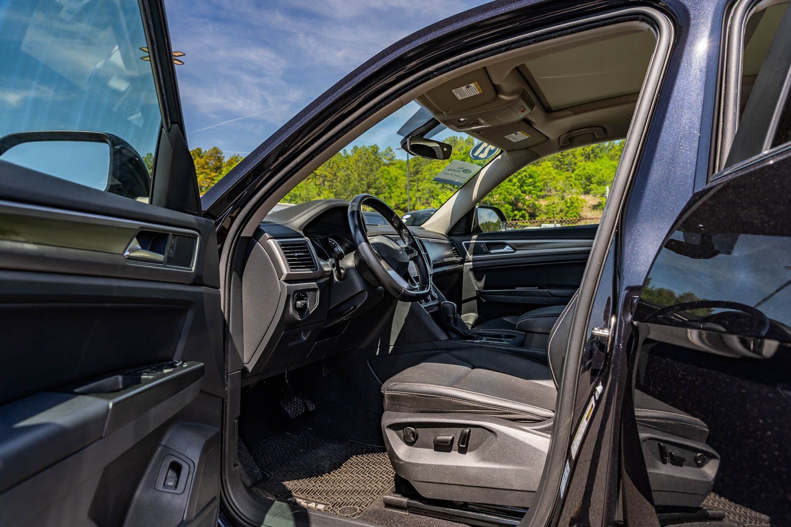 Used 2021 Volkswagen Atlas SE w/ Panoramic Sunroof Package FWD image 20