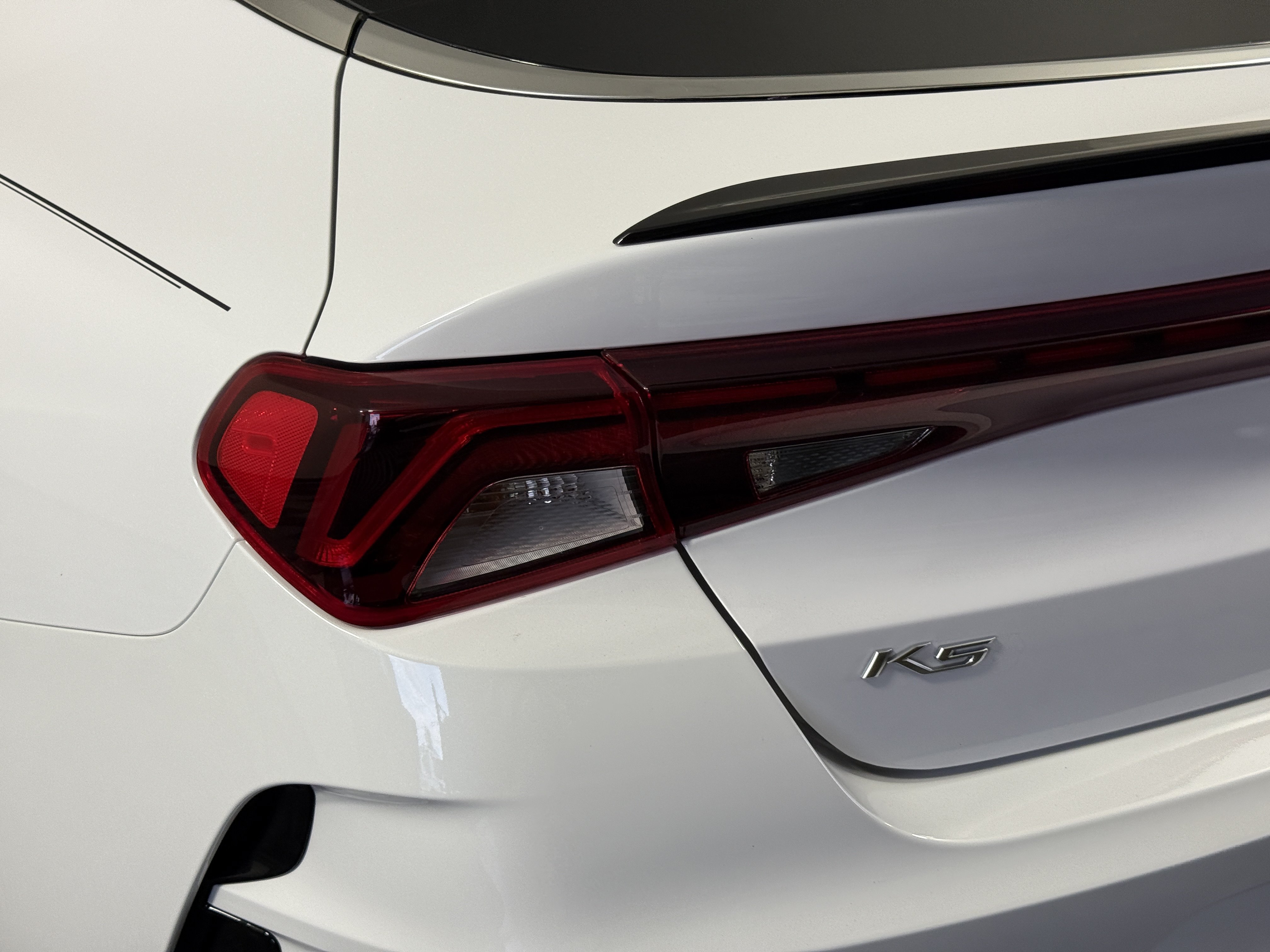 Used 2022 Kia K5 GT-Line AWD/4WD image 8