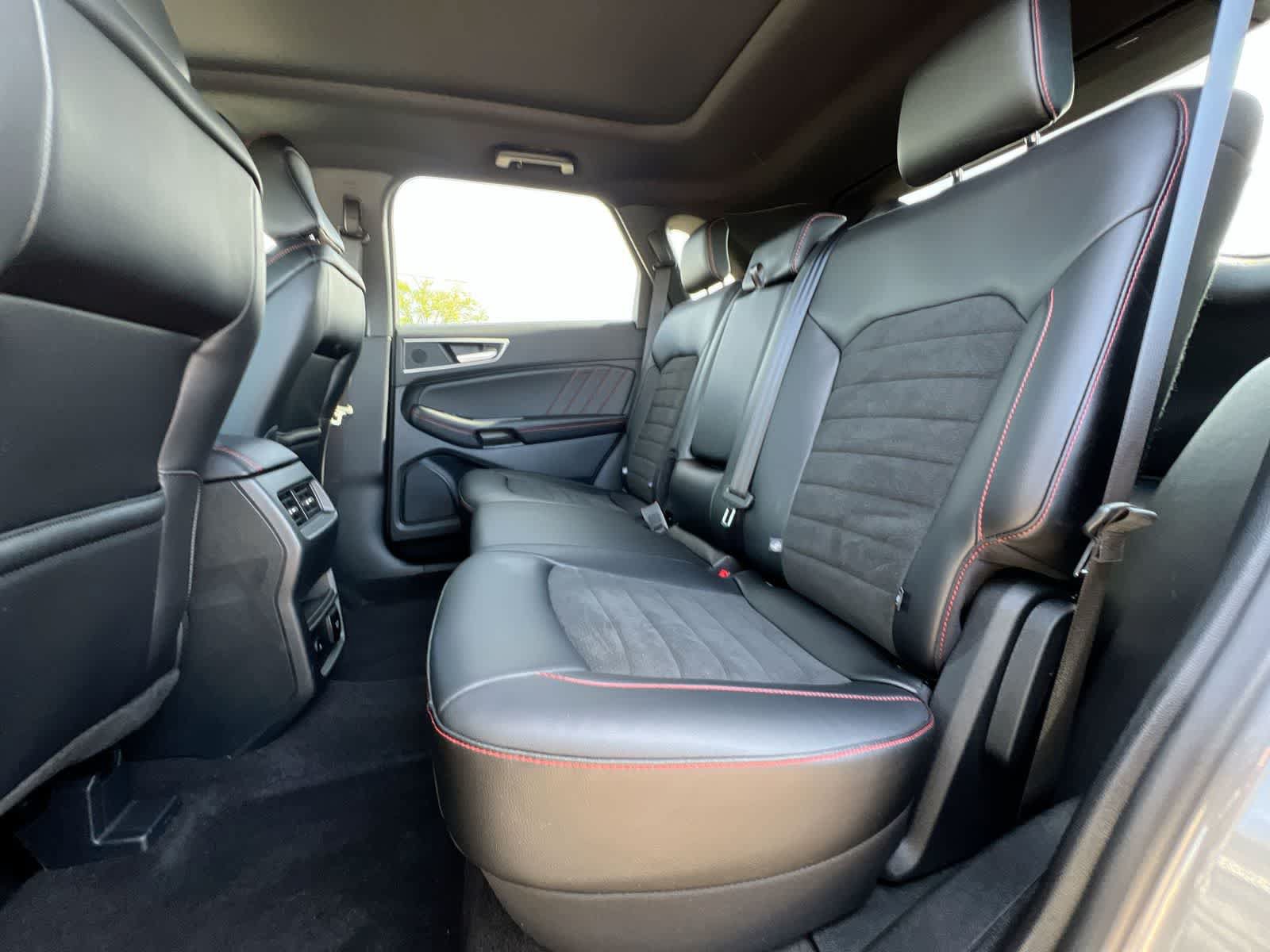 Certified 2024 Ford Edge ST-Line AWD/4WD image 19