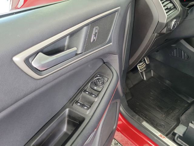 Certified 2022 Ford Edge ST-Line w/ Class II Trailer Tow Package AWD/4WD image 7