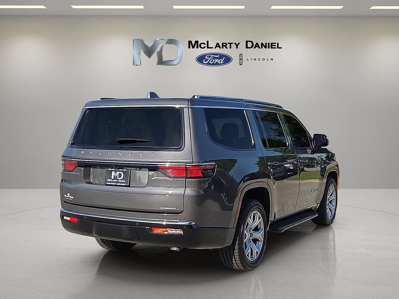 Used 2022 Jeep Wagoneer Series II AWD/4WD image 5