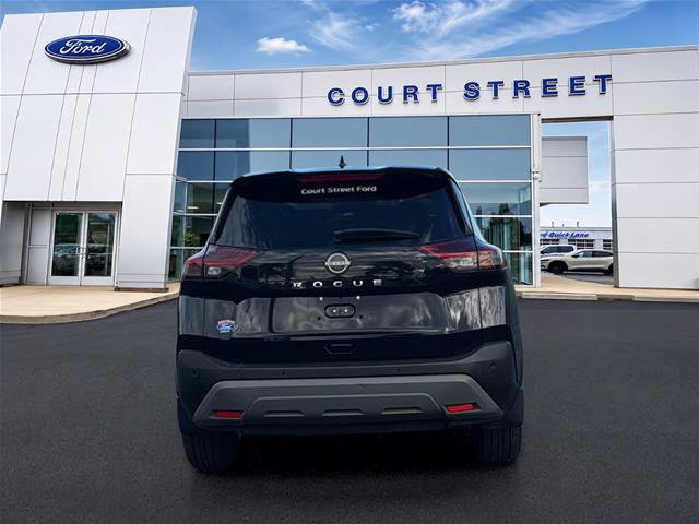 Used 2022 Nissan Rogue S FWD image 8