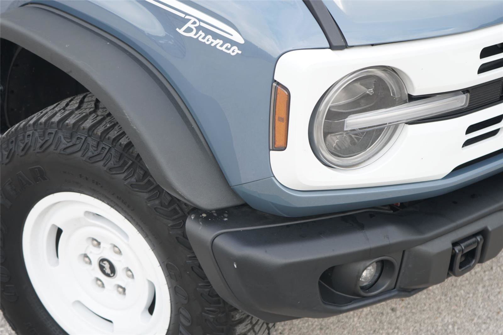 Certified 2023 Ford Bronco Heritage Edition AWD/4WD image 3