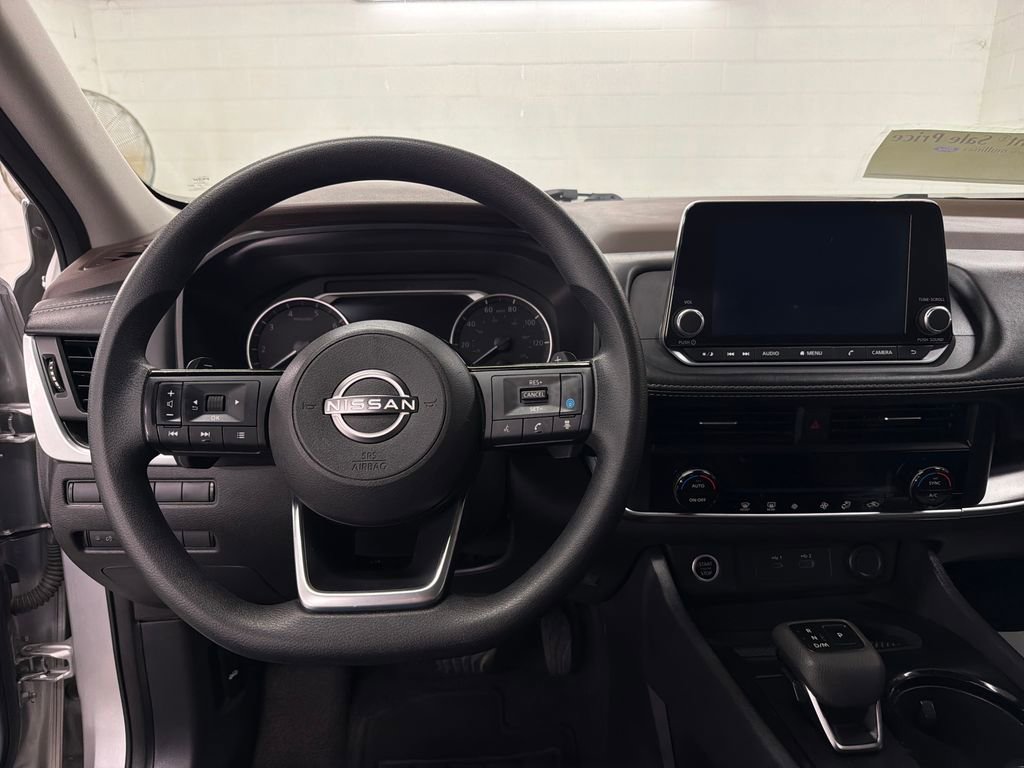 Used 2023 Nissan Rogue SV FWD image 7