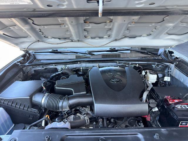 Used 2020 Toyota Tacoma Limited image 10