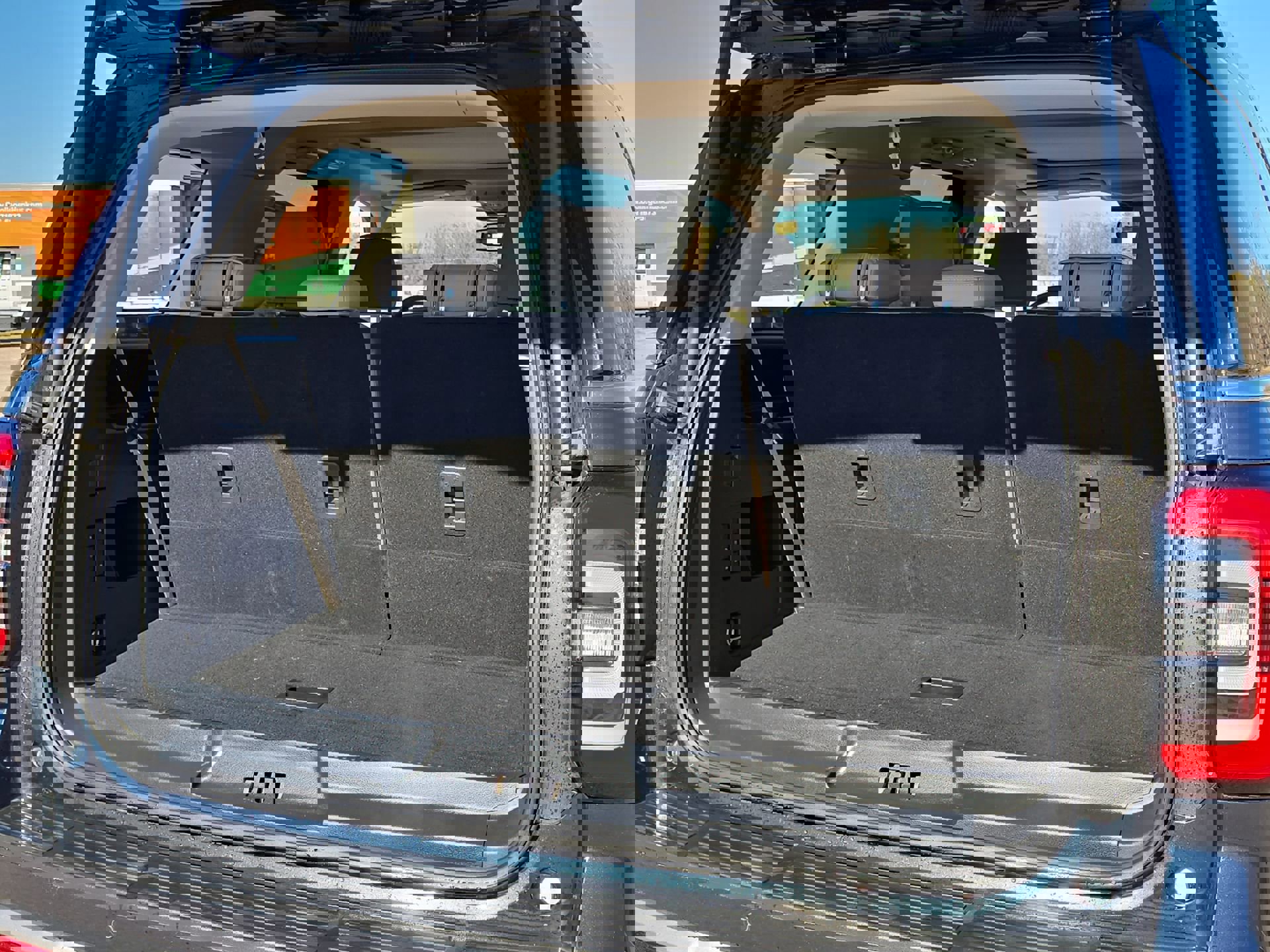 Certified 2022 Ford Expedition Limited image 24