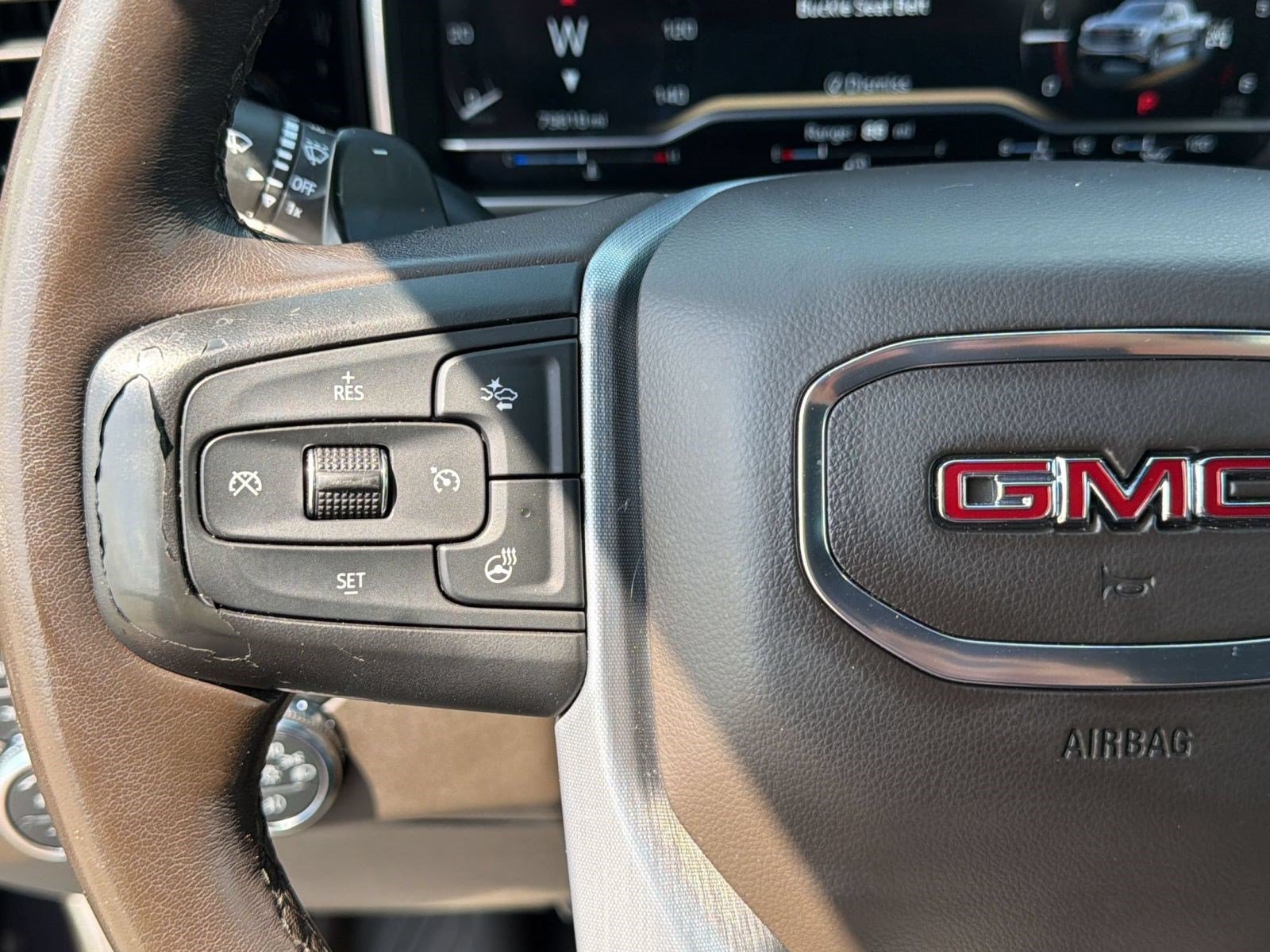 Used 2022 GMC Sierra 1500 SLT AWD/4WD image 17