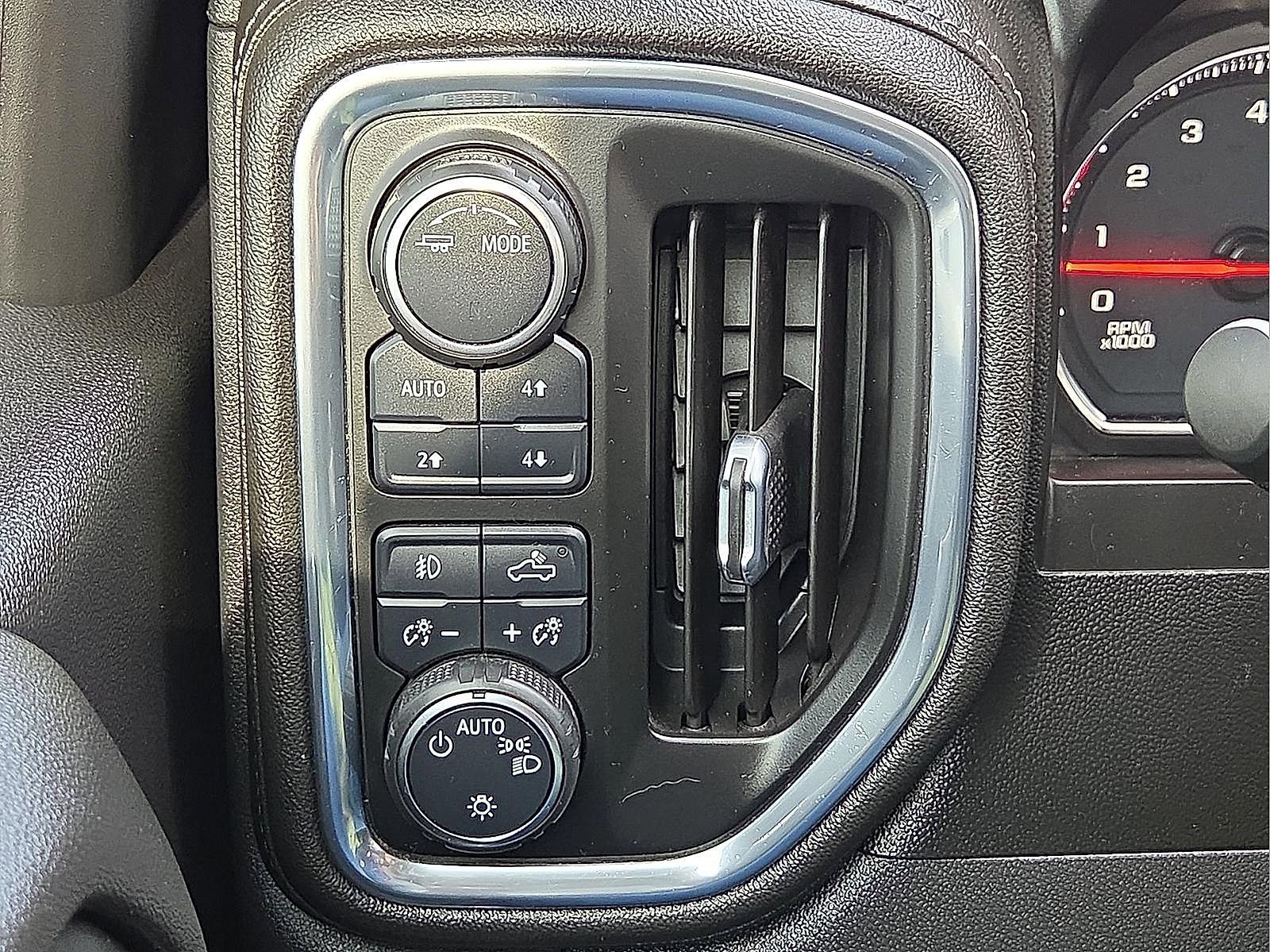 Used 2021 Chevrolet Silverado 1500 LT Trail Boss w/ Bed Protection Package image 17