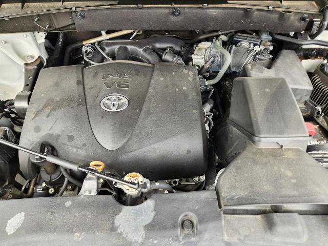 Used 2019 Toyota Highlander Limited Platinum FWD image 30