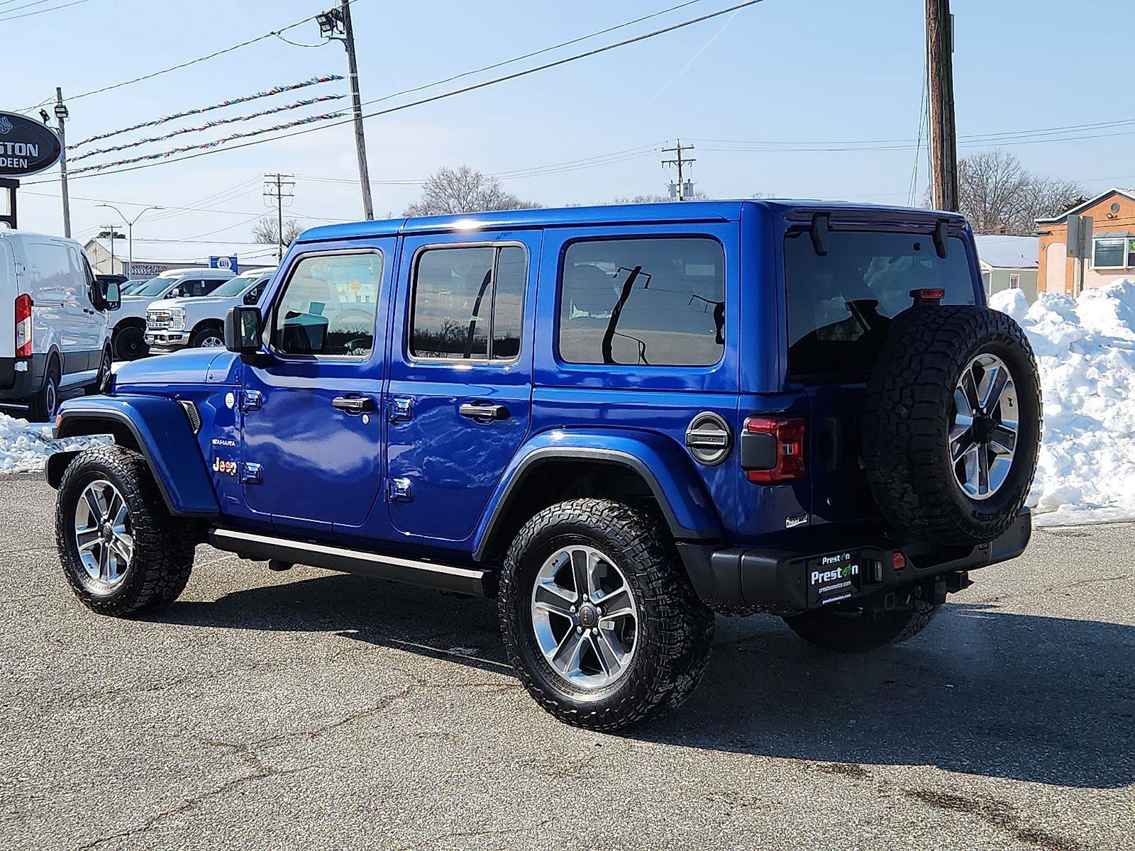 Used 2018 Jeep Wrangler Unlimited Sahara image 3