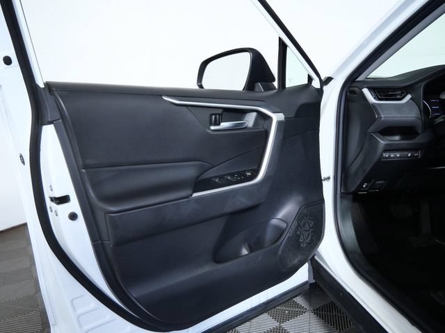Used 2022 Toyota RAV4 XLE w/ Convenience Package AWD/4WD image 16