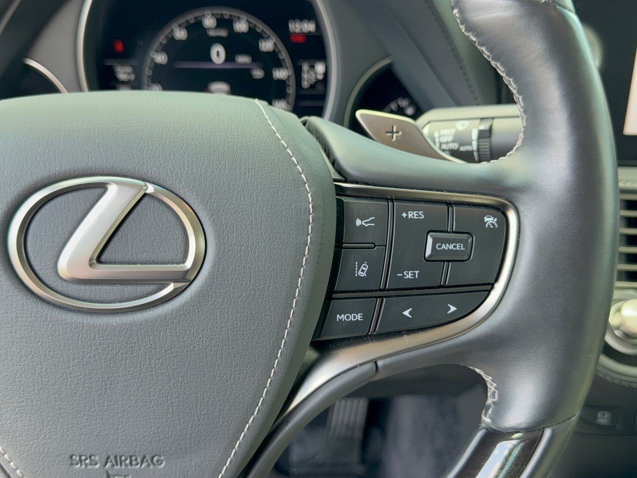 Used 2023 Lexus LS 500 w/ Interior Upgrade Package RWD image 19