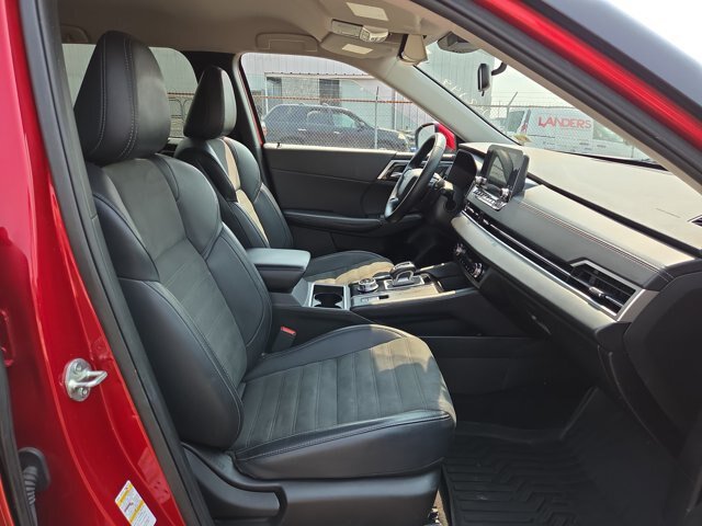 Used 2024 Mitsubishi Outlander SE AWD/4WD image 15