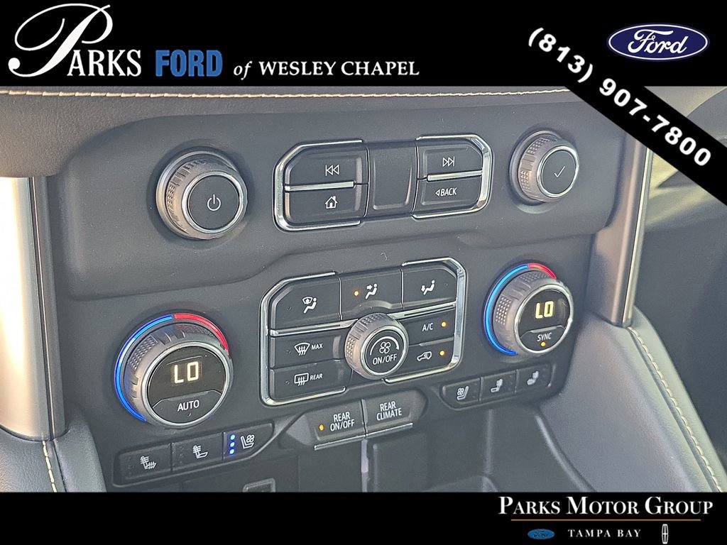 Used 2024 Chevrolet Suburban Premier image 25