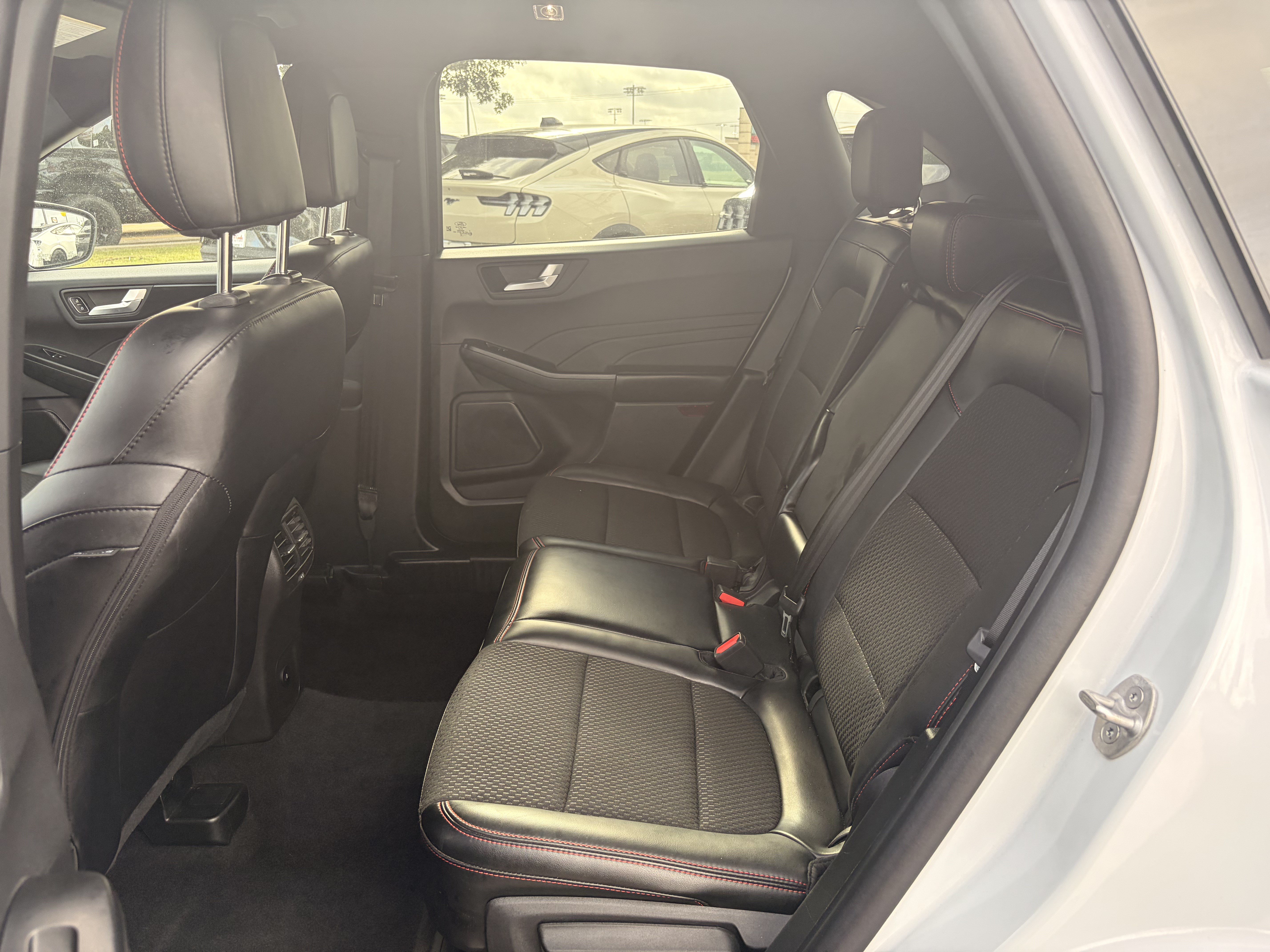 Certified 2025 Ford Escape ST-Line Select AWD/4WD image 10