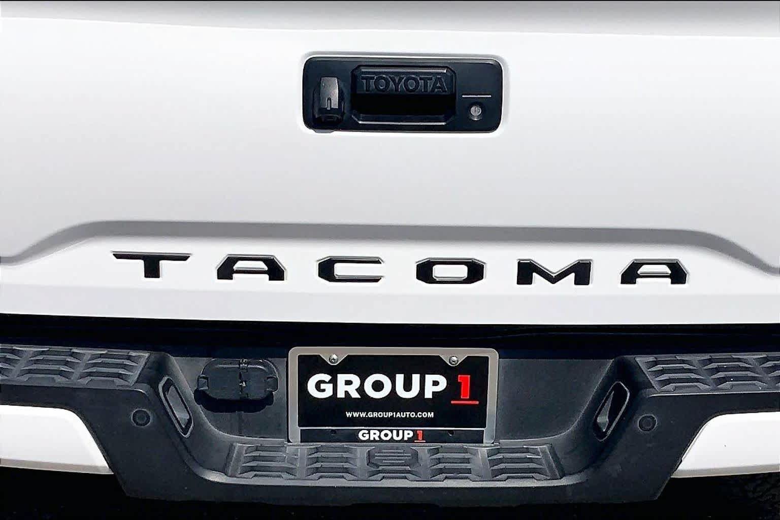 Used 2021 Toyota Tacoma TRD Off-Road w/ Technology Package AWD/4WD image 31