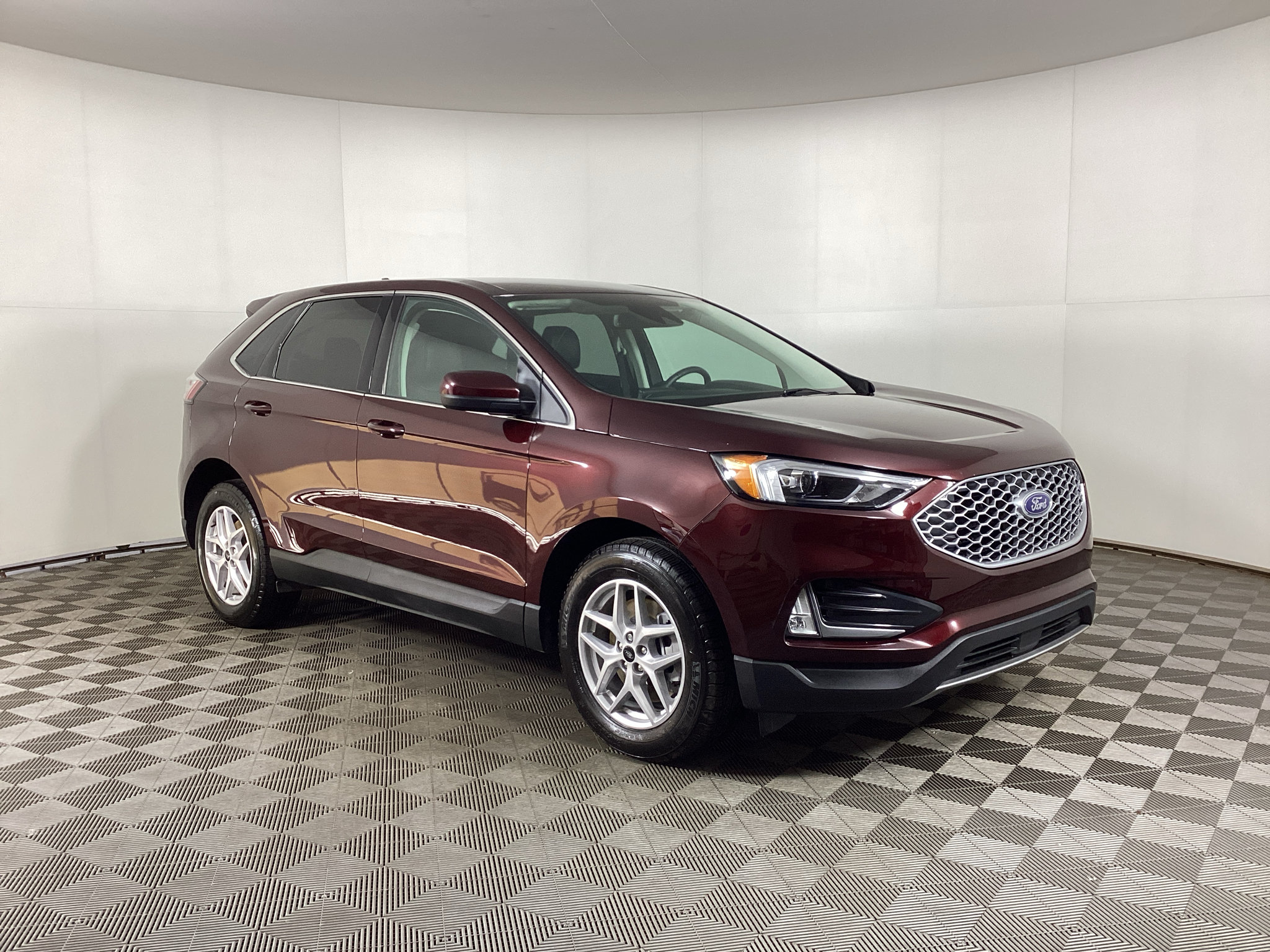 Certified 2024 Ford Edge SEL w/ Convenience Package