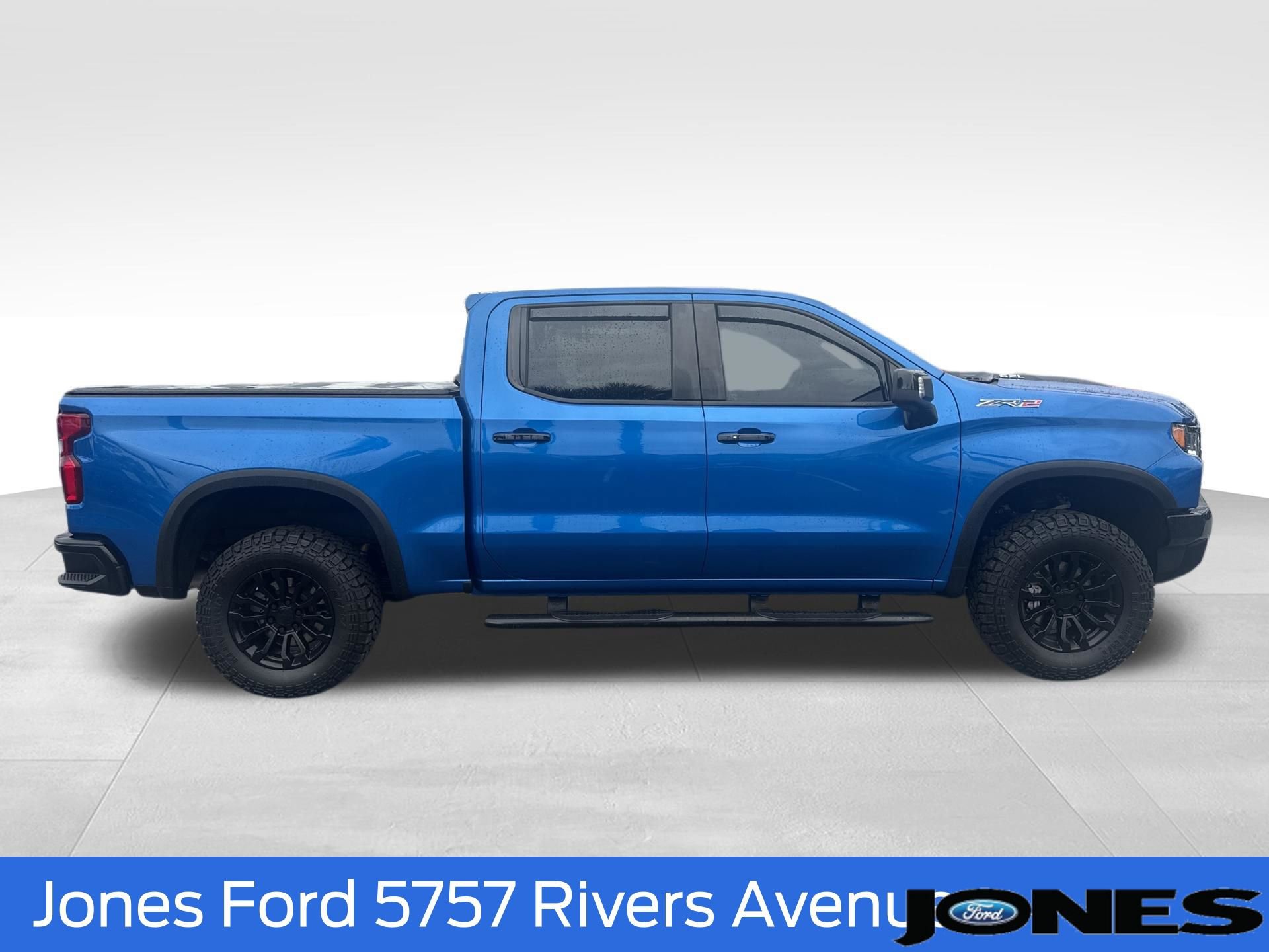 Used 2022 Chevrolet Silverado 1500 ZR2 w/ Technology Package image 3