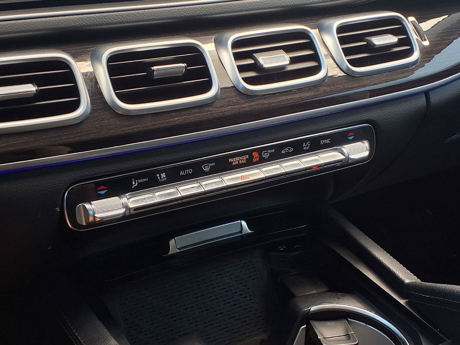 Used 2023 Mercedes-Benz GLS 450 4MATIC image 9