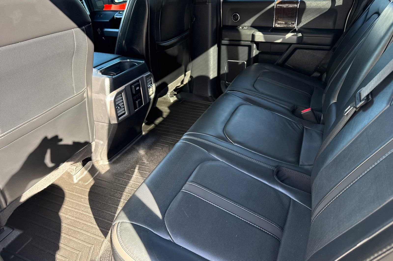 Certified 2017 Ford F250 Platinum w/ Platinum Ultimate Package AWD/4WD image 13