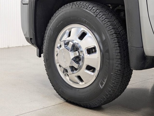 Used 2024 GMC Sierra 3500 Denali w/ Denali Reserve Package AWD/4WD image 2