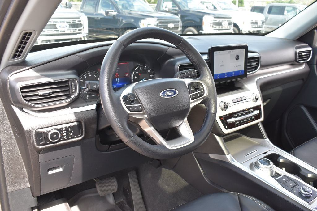 Certified 2024 Ford Explorer XLT w/ Equipment Group 202A AWD/4WD image 27