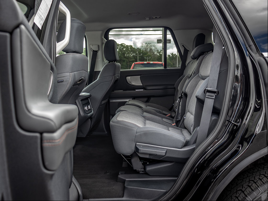 Certified 2025 Ford Expedition Active AWD/4WD image 9