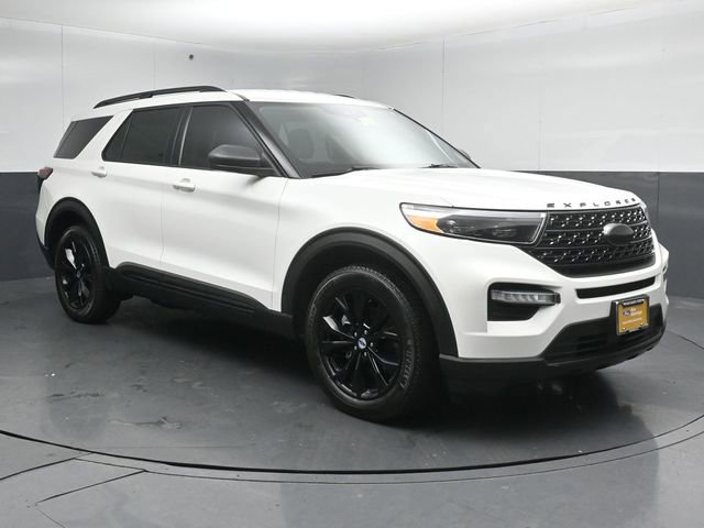 Certified 2022 Ford Explorer XLT w/ Equipment Group 202A AWD/4WD image 1