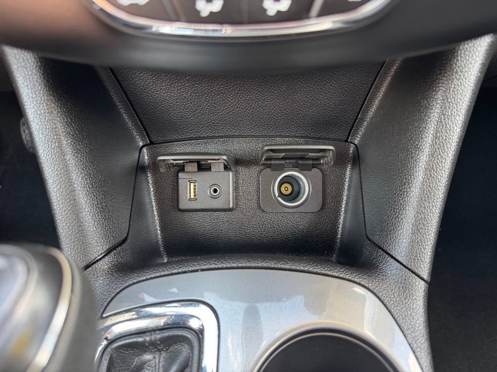 Used 2017 Chevrolet Cruze LT FWD image 34