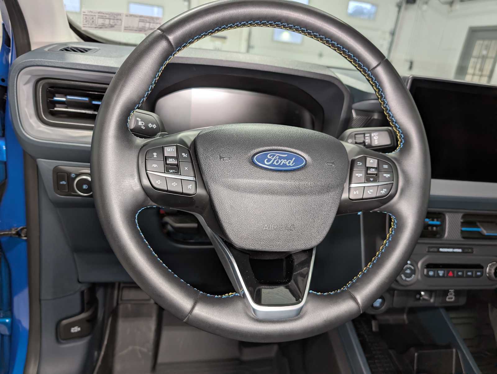 Certified 2025 Ford Maverick Lobo AWD/4WD image 36