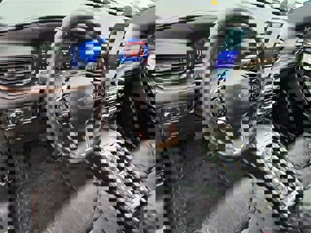 Certified 2022 Ford Explorer Platinum w/ Equipment Group 601A image 10