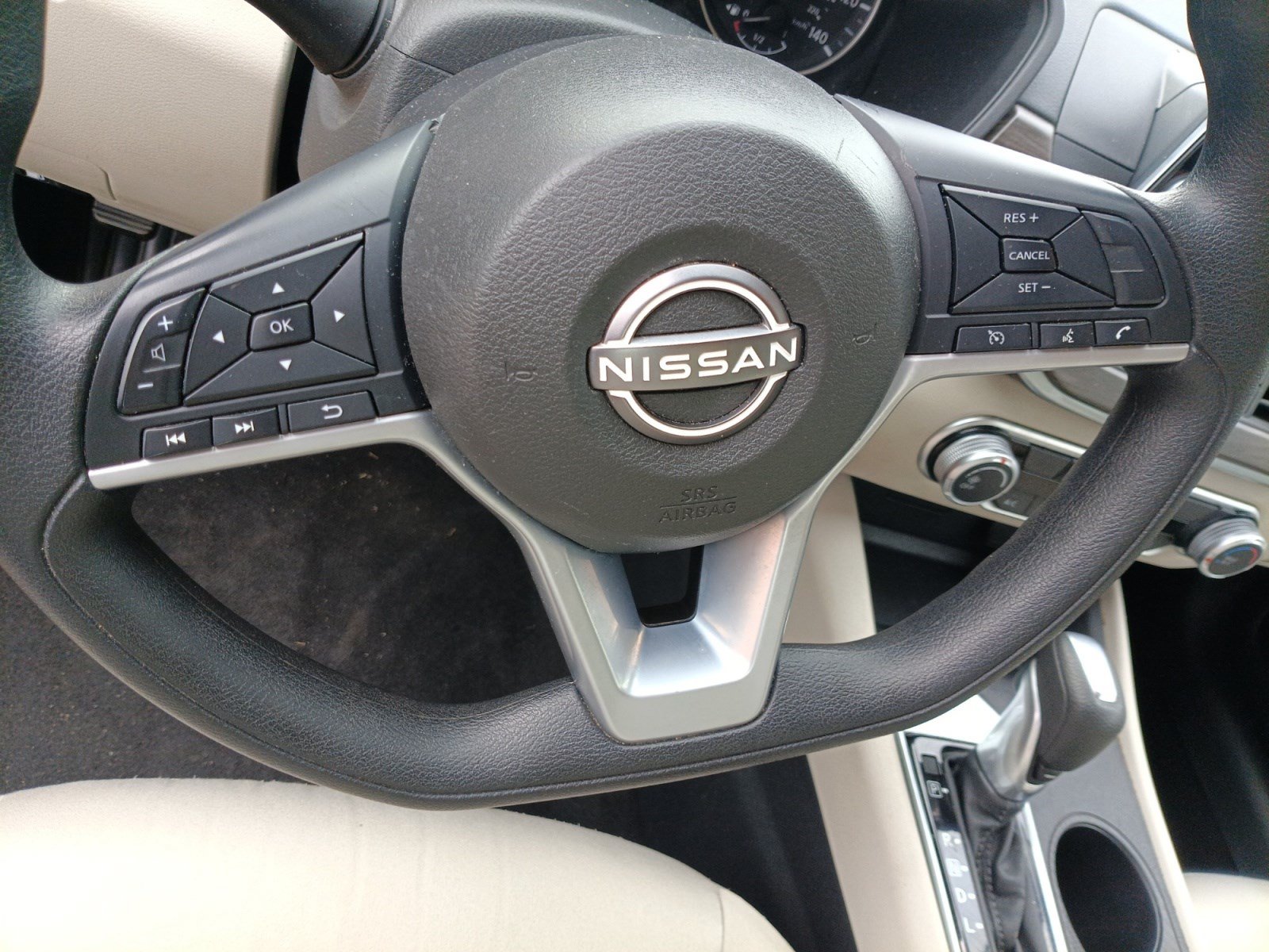 Used 2025 Nissan Altima 2.5 SV FWD image 16