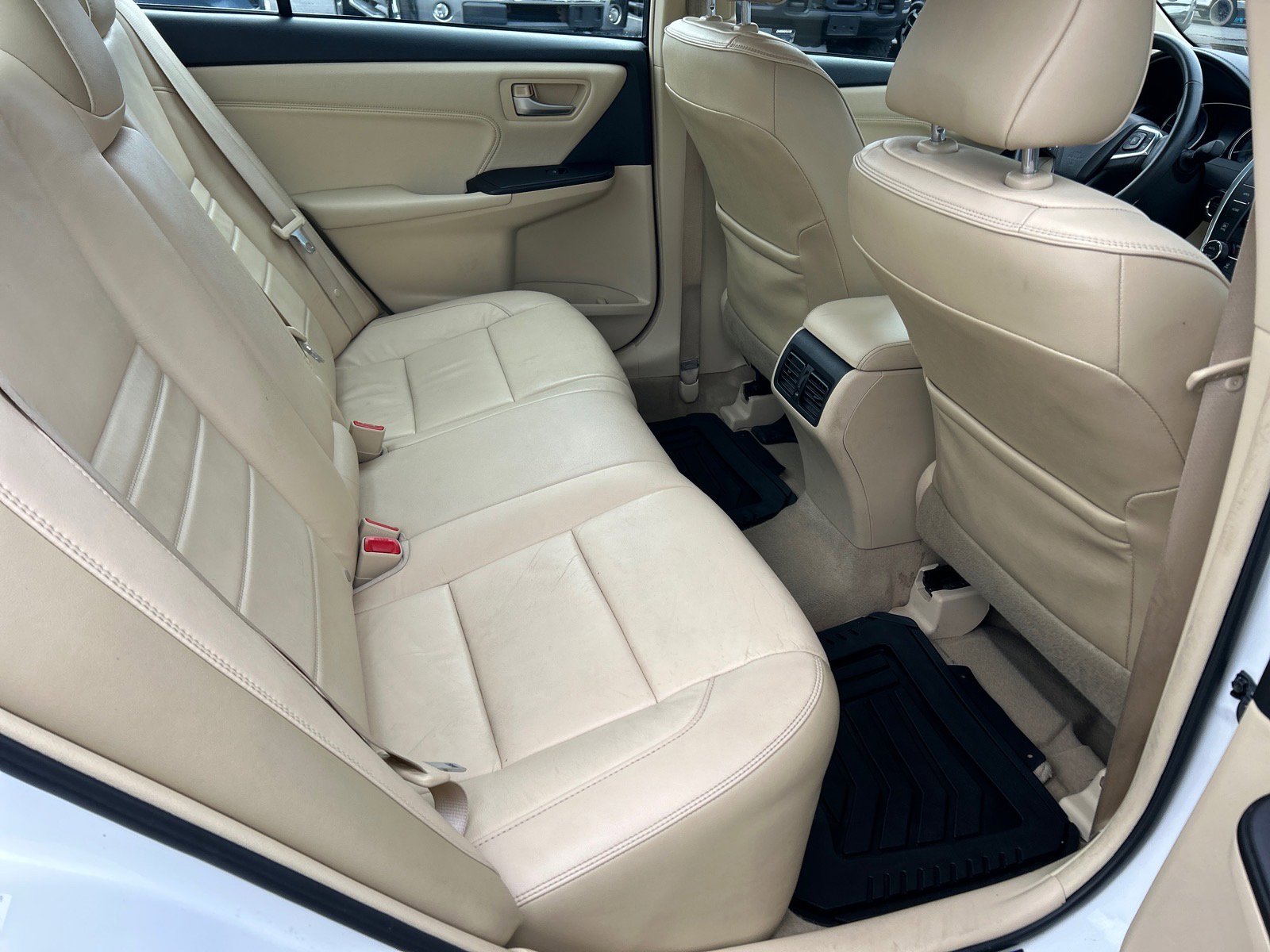 Used 2017 Toyota Camry XLE image 16