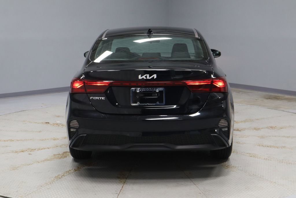 Used 2024 Kia Forte LXS w/ LXS Technology Package FWD image 10