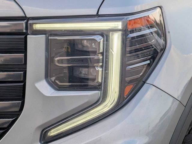 Used 2023 GMC Sierra 1500 AT4 w/ Technology Package AWD/4WD image 10
