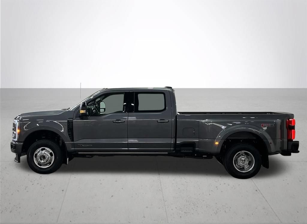Certified 2026 Ford F350 Platinum AWD/4WD image 14