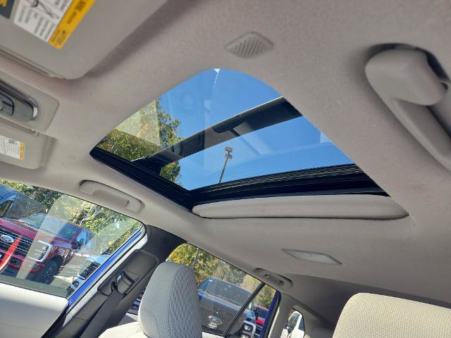 Used 2022 Toyota Corolla Cross LE w/ Moonroof Package AWD/4WD image 21