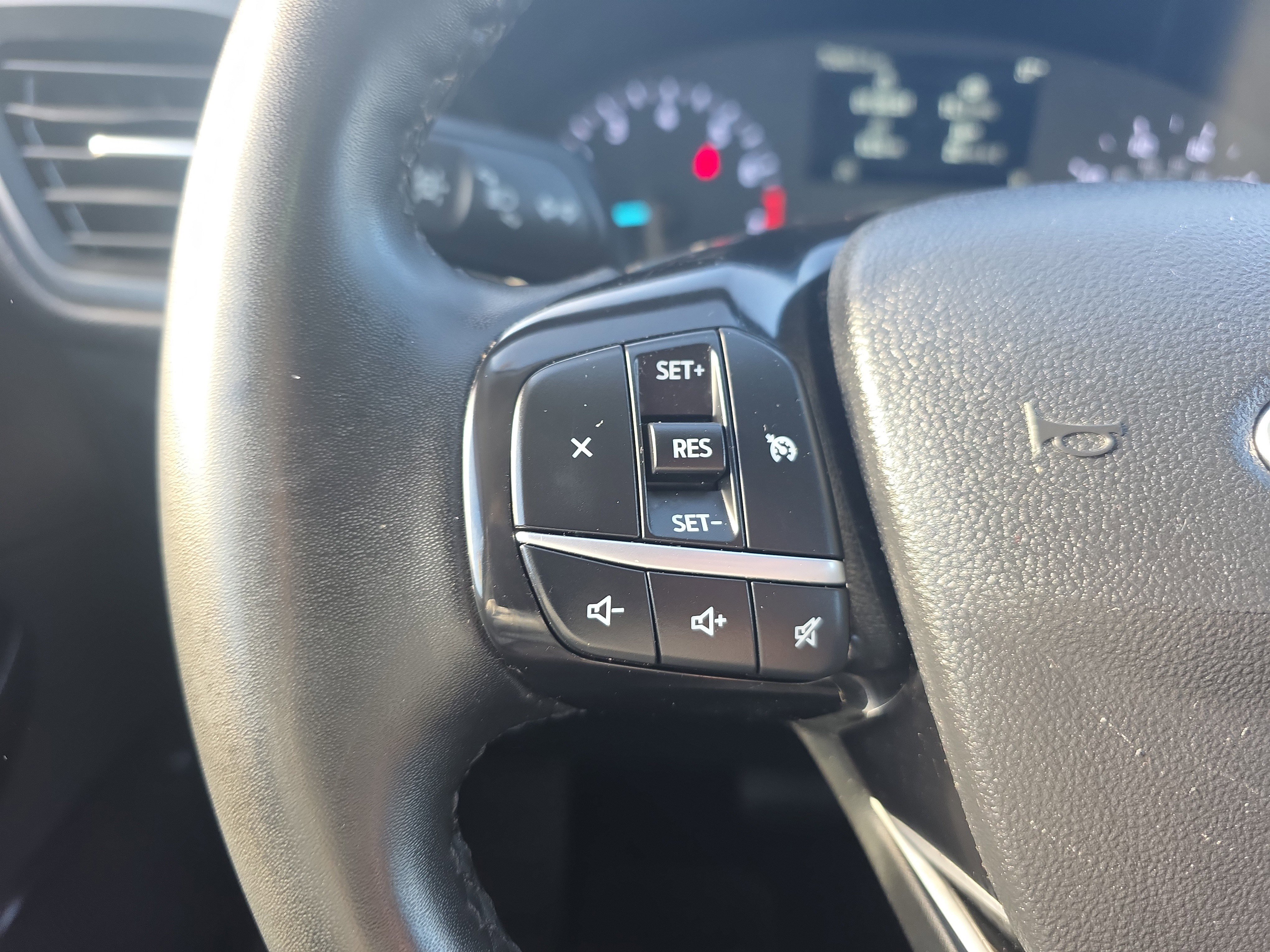 Certified 2022 Ford Escape SE w/ Cold Weather Package image 31