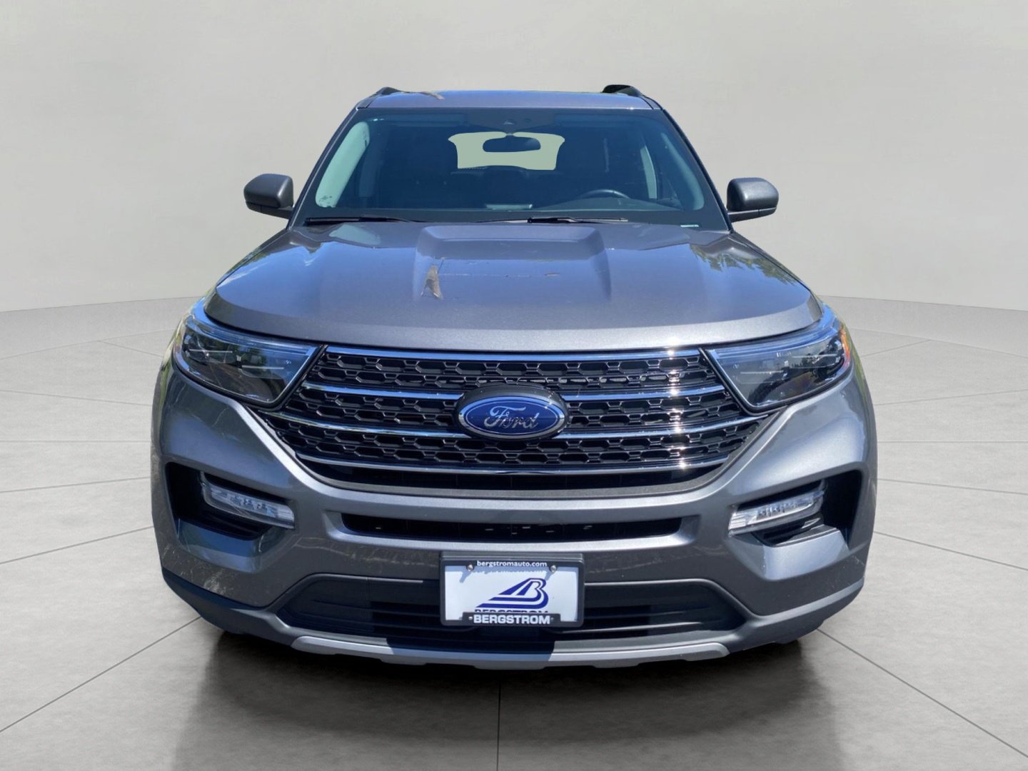 Certified 2023 Ford Explorer XLT w/ Equipment Group 202A AWD/4WD image 2