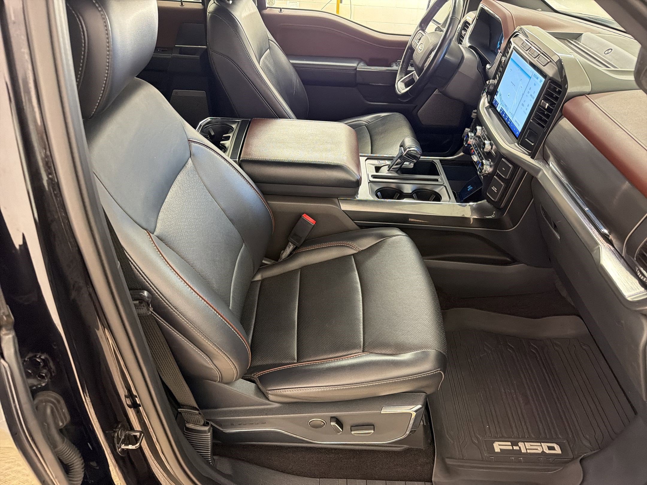 Certified 2021 Ford F150 Lariat w/ Equipment Group 502A High image 28