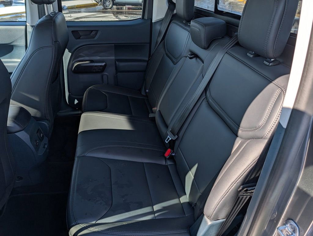 Certified 2024 Ford Maverick Lariat w/ Black Appearance Package image 11