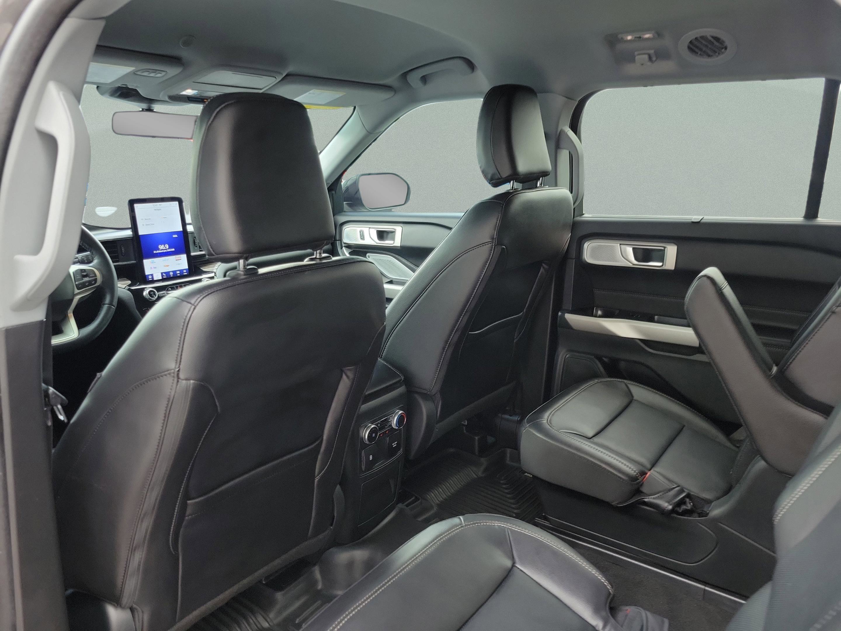 Certified 2023 Ford Explorer Limited w/ Limited Technology Package RWD image 12