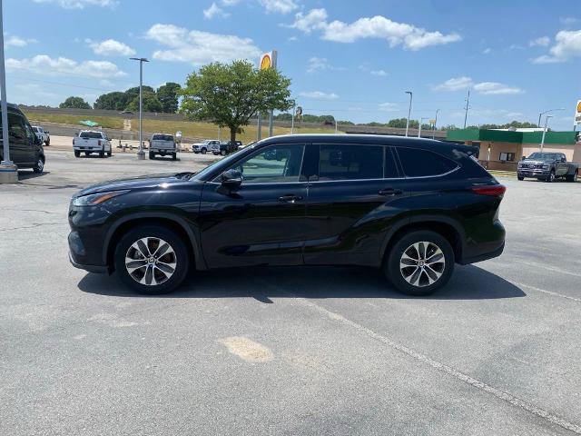 Used 2022 Toyota Highlander XLE FWD image 4