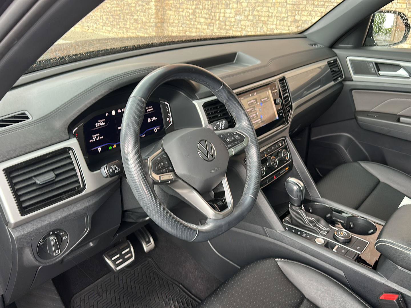 Used 2023 Volkswagen Atlas Cross Sport SEL R-Line AWD/4WD image 10
